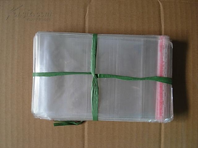 60開(kāi)連環(huán)畫(huà)保護(hù)袋--6元100個(gè). (塑料袋寄不了印刷品.郵局普通包裹發(fā)貨,訂購(gòu)后等我修改運(yùn)費(fèi)在付款,10品)